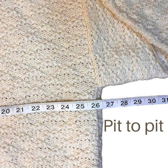 Hand Crafted Oversized & Slightly Cropped Cream Sweater with Balloon Sleeves - Picture 4 of 12